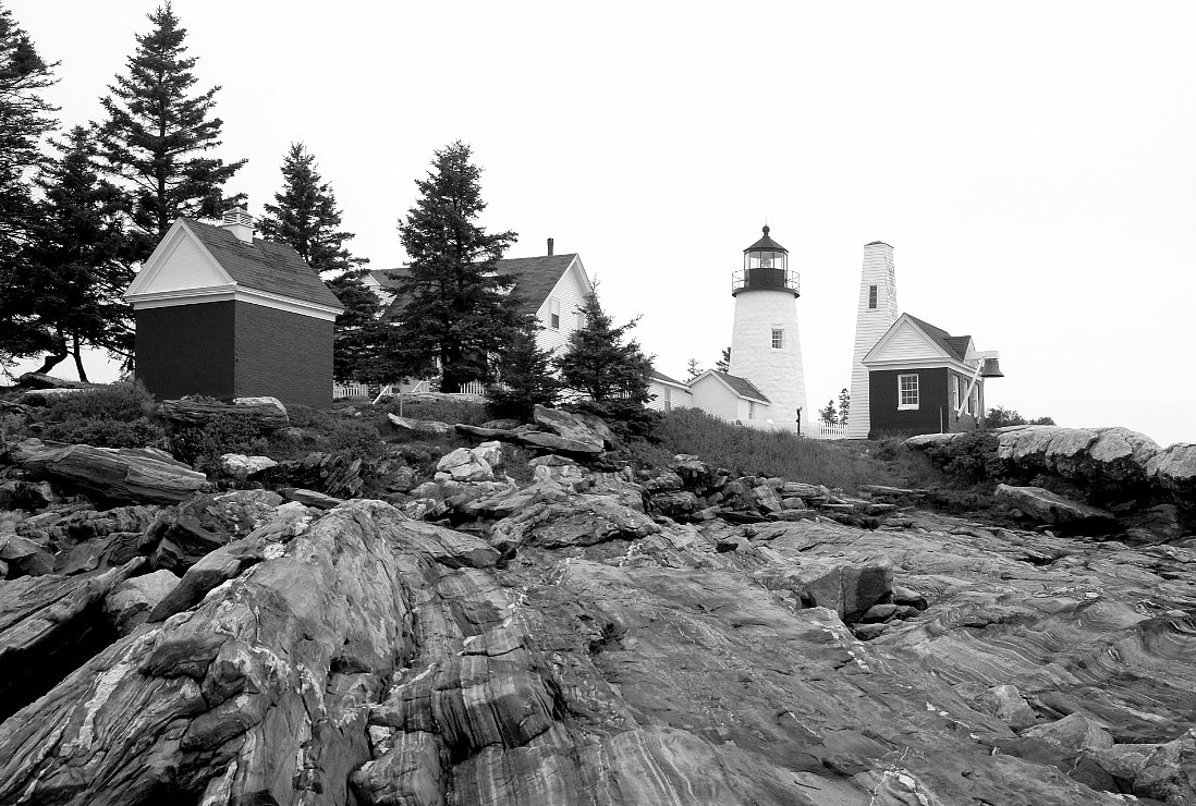 Pemaquid-Lighthouse-and-rocks_B-W 02016