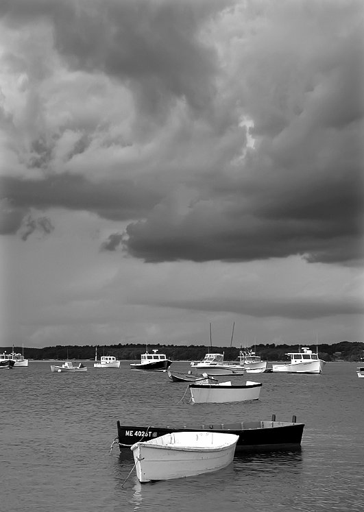 boats-in-harbor-under-storm-clouds_B-W 02030