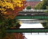 canal-with-fall-foliage-Lewiston_DSC08791
