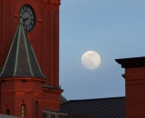 full-moon-rises-behind-Lewiston-City-Hall_DSC01907