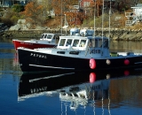 lobster-boats-in-Perkins-cove-in-autumn_DSC03261