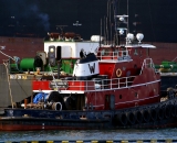 tug-boats-at-oil-tanker-in-Portland-Harbor_DSC06888