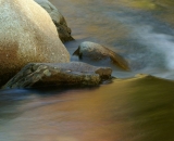 autumn-stream-flows-around-rocks_DSC00921