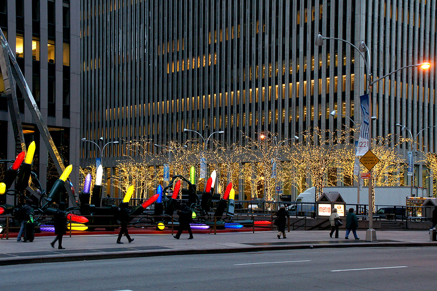 Christmas decorations on 6th Avenue-02