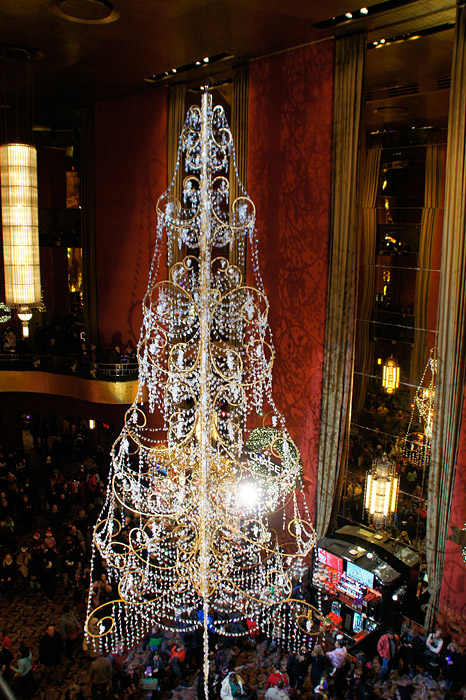 Lobby and chandelier in Radio City Music Hall